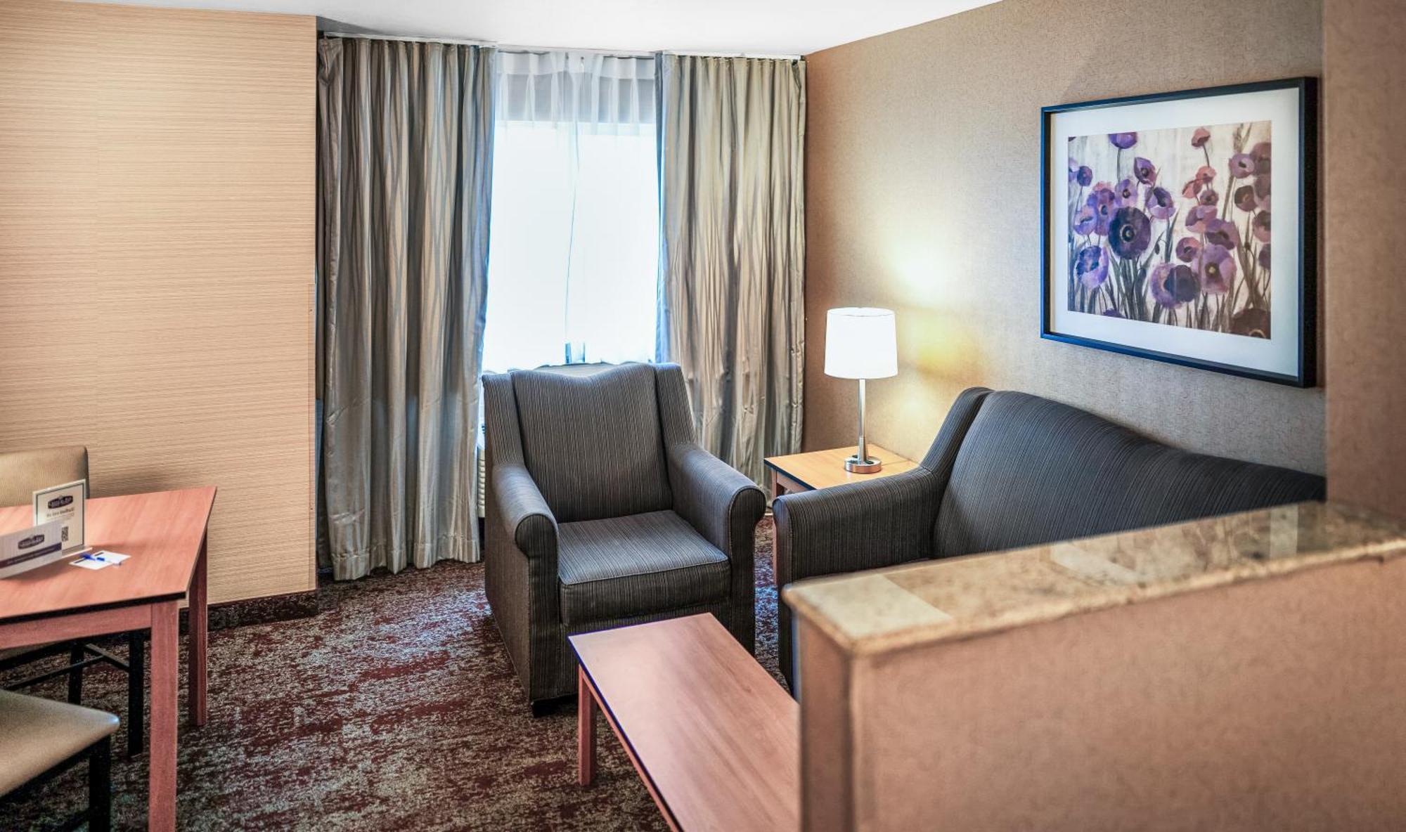 Crystal Inn Hotel & Suites - Midvalley Murray Bagian luar foto