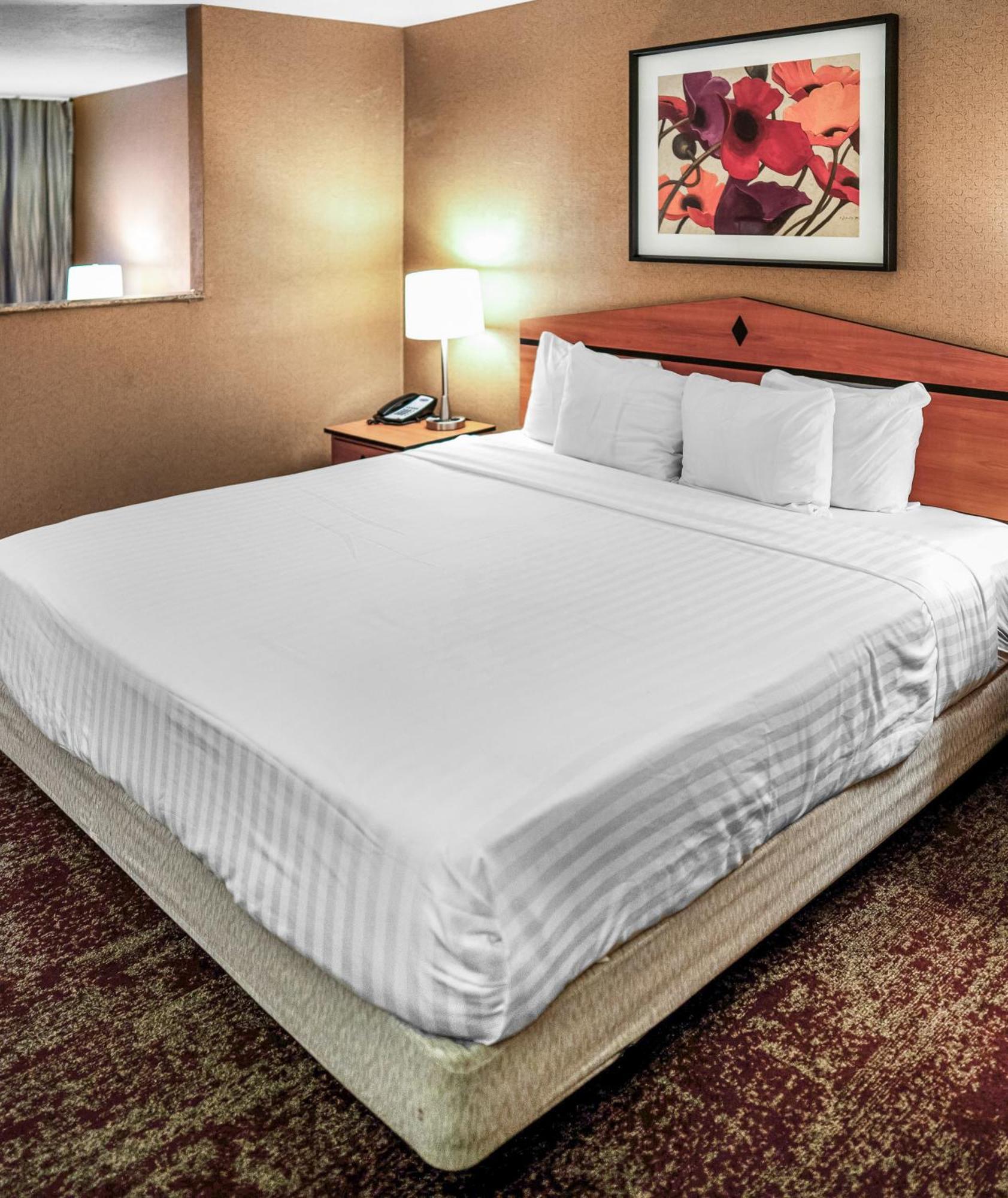 Crystal Inn Hotel & Suites - Midvalley Murray Bagian luar foto